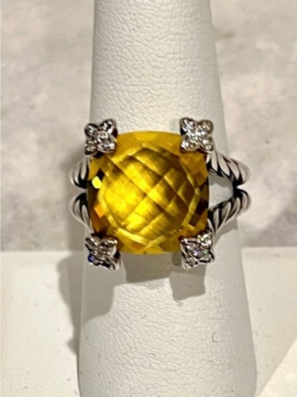 DAVID YURMAN 15mm Cushion on Point. Like New. Size 7 Lemon 
Citrine.